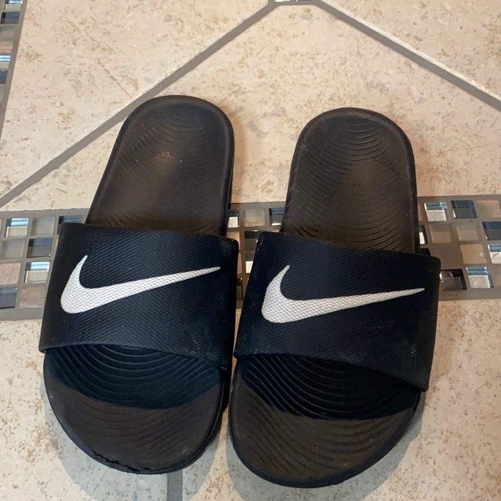 Kids Nike Sandals size 4